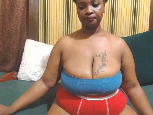Bustytitsxx22 webcam