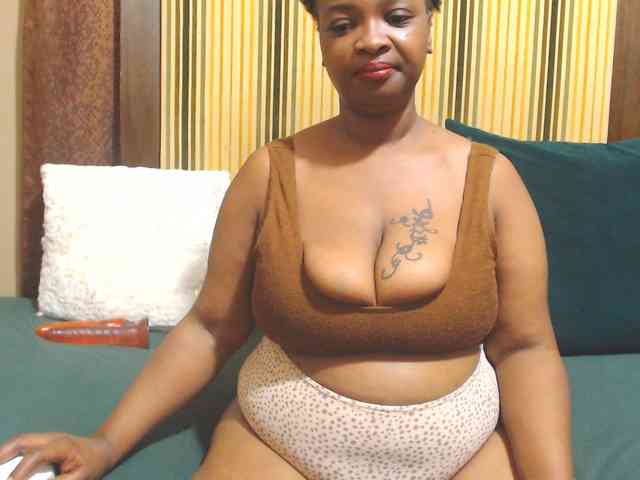 Bustytitsxx22 webcam