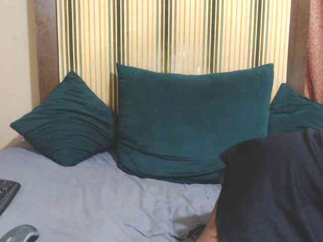 Bustytitsxx22 webcam