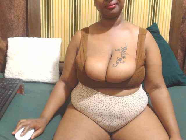 Bustytitsxx22 webcam