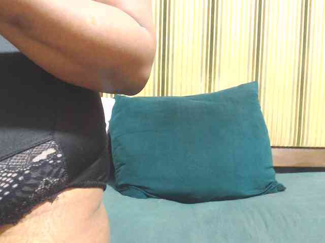 Bustytitsxx22 webcam