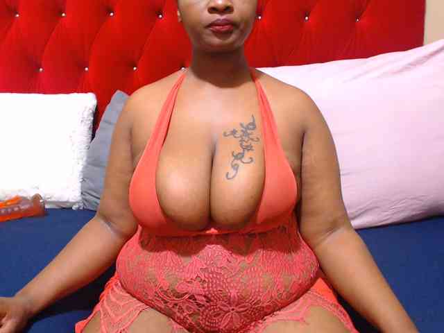 Bustytitsxx22 webcam