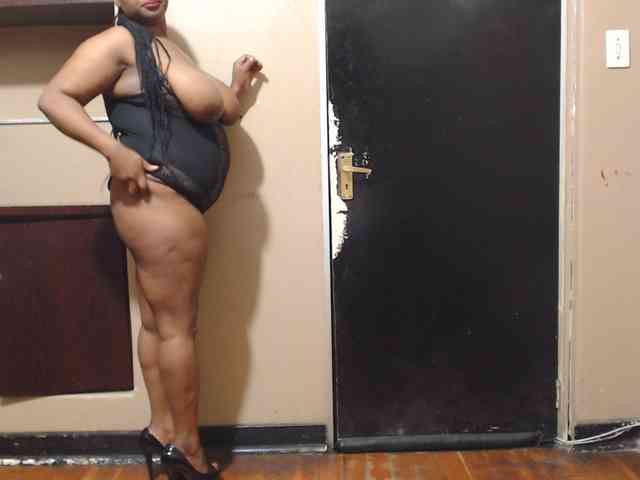 Bustytitsxx22 webcam