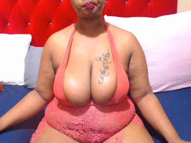 Bustytitsxx22 webcam