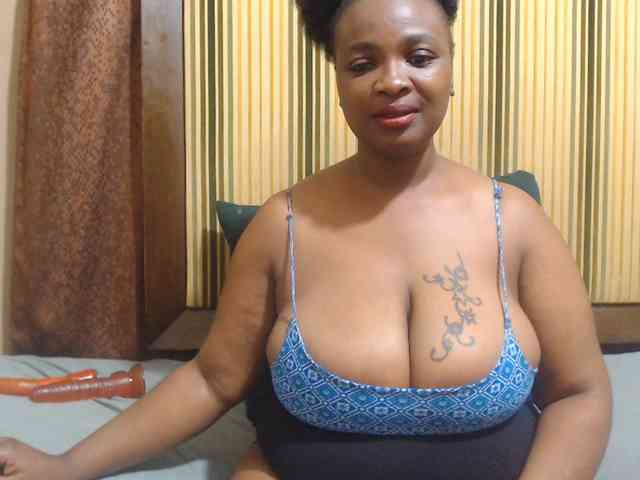 Bustytitsxx22 webcam