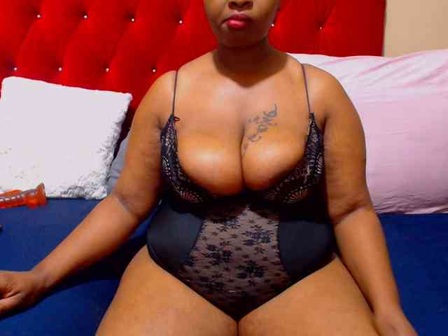 Bustytitsxx22 webcam