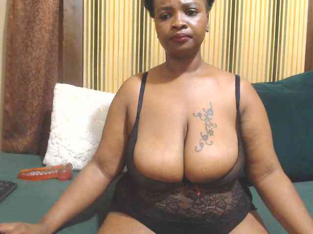 Bustytitsxx22 webcam