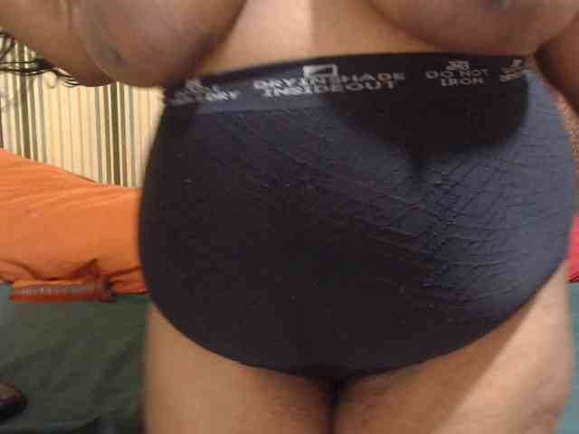 Bustytitsxx22 webcam