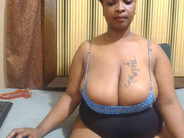 Bustytitsxx22 webcam