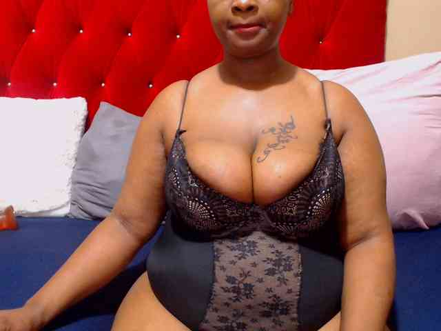Bustytitsxx22 webcam