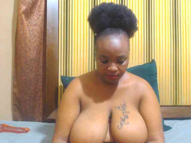 Bustytitsxx22 webcam