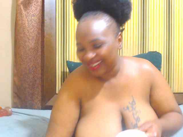 Bustytitsxx22 webcam