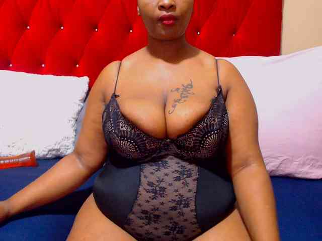 Bustytitsxx22 webcam