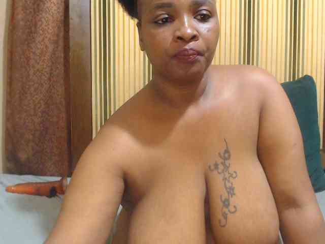 Bustytitsxx22