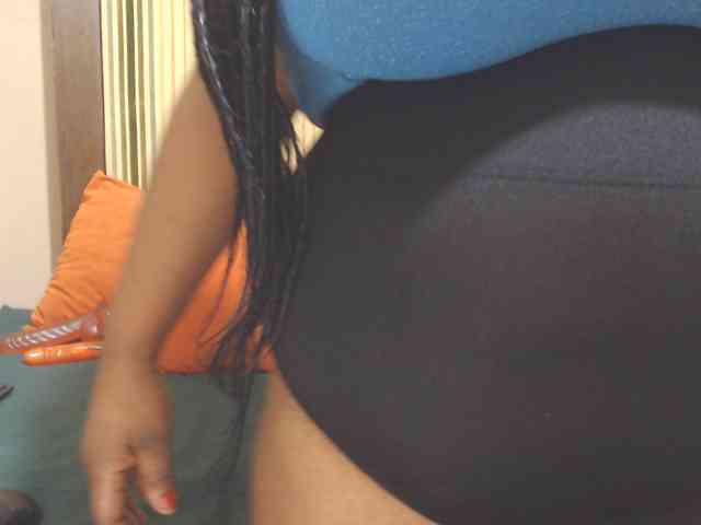 Bustytitsxx22 webcam