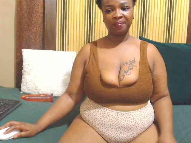 Bustytitsxx22 webcam