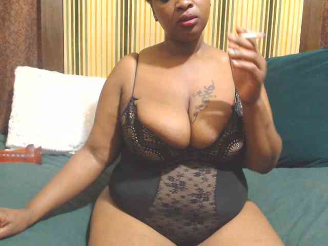 Bustytitsxx22 webcam