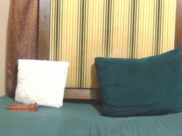 Bustytitsxx22 webcam