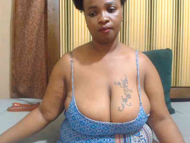 Bustytitsxx22 webcam