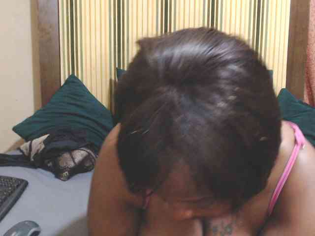 Bustytitsxx22 webcam