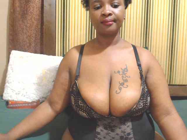 Bustytitsxx22 webcam