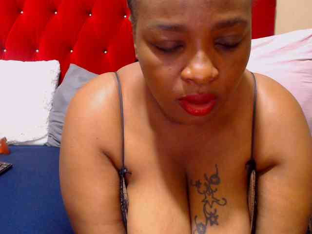 Bustytitsxx22 webcam
