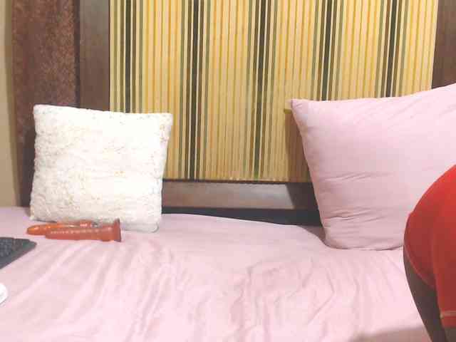 Bustytitsxx22 webcam