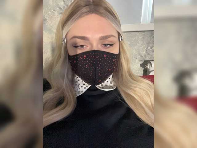miminika-ice live cam on BongaCams