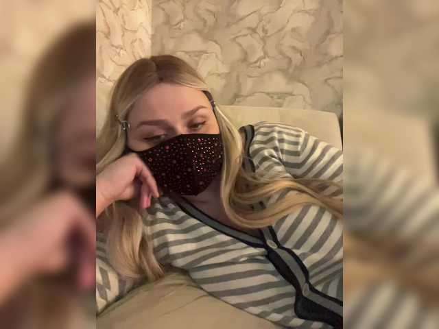miminika-ice live cam on BongaCams