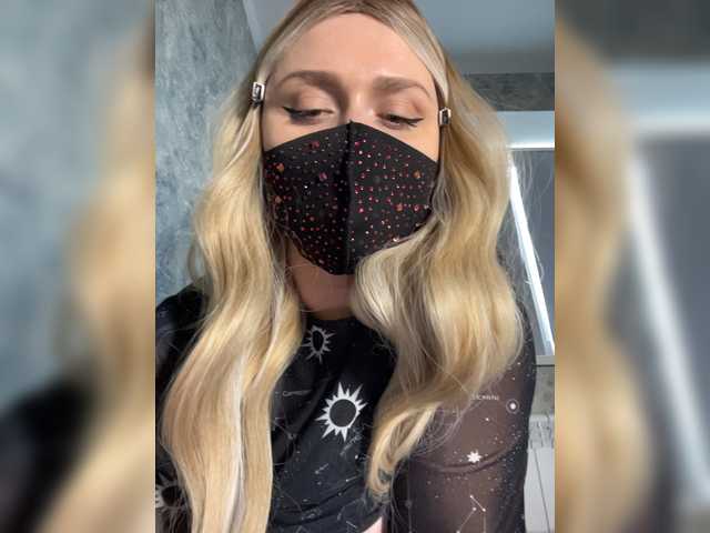 miminika-ice live cam on BongaCams