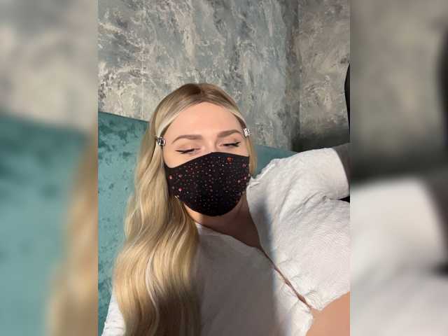 miminika-ice live cam on BongaCams