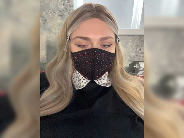 miminika-ice live cam on BongaCams