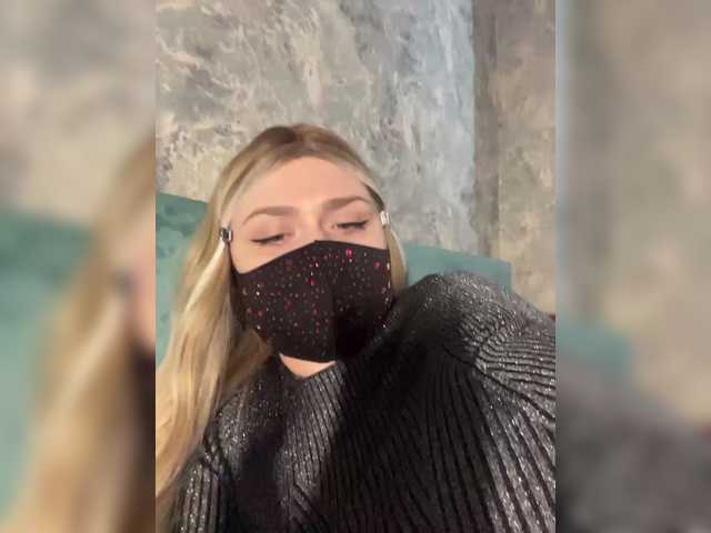 miminika-ice live cam on BongaCams