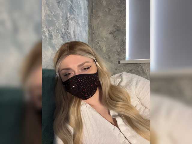 miminika-ice live cam on BongaCams