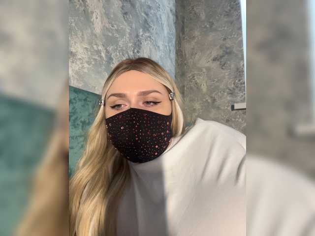 miminika-ice live cam on BongaCams