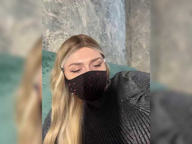 miminika-ice live cam on BongaCams