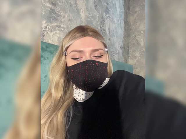 miminika-ice live cam on BongaCams
