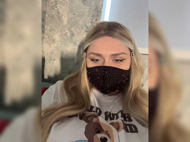 miminika-ice live cam on BongaCams