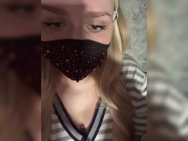 miminika-ice live cam on BongaCams