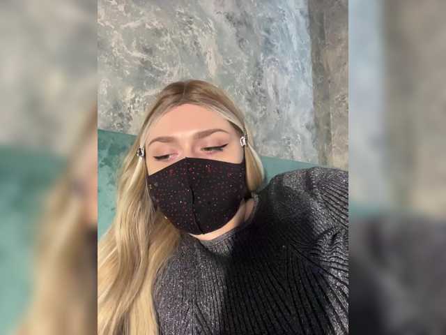 le modèle linaaaz est en webcam porno dans un show sur le site bongacams, il possède les tags suivants: White/Caucasian,Blonde,Shaved