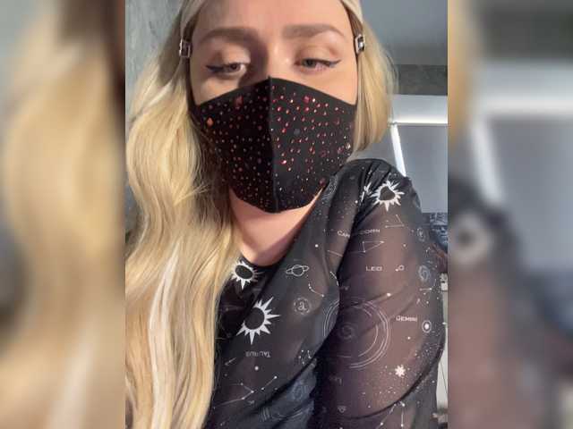 miminika-ice live cam on BongaCams