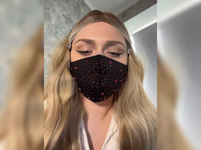 miminika-ice live cam on BongaCams