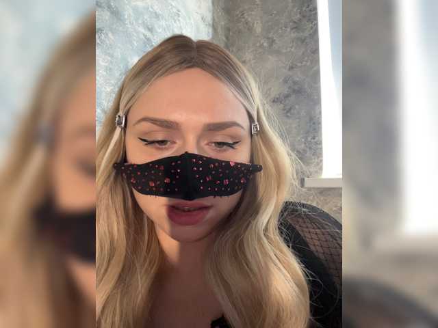 miminika-ice live cam on BongaCams