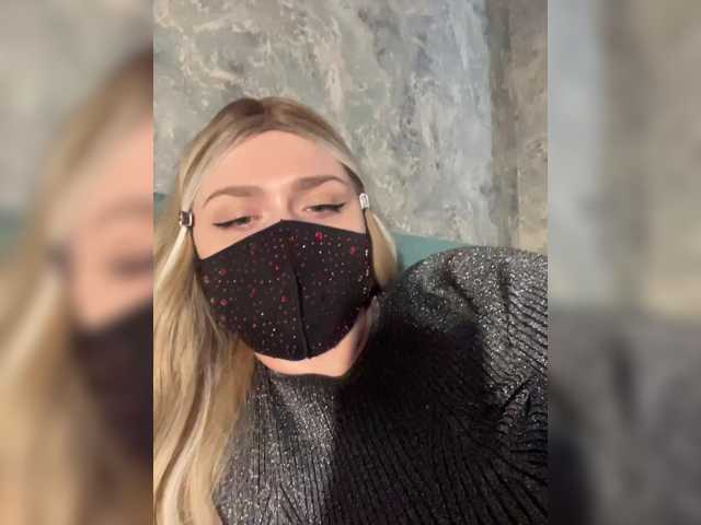 miminika-ice live cam on BongaCams