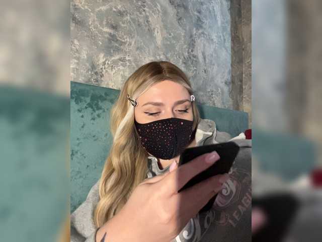 miminika-ice live cam on BongaCams