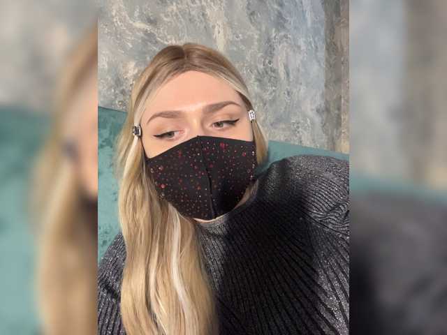 miminika-ice live cam on BongaCams
