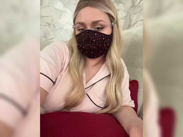 miminika-ice live cam on BongaCams
