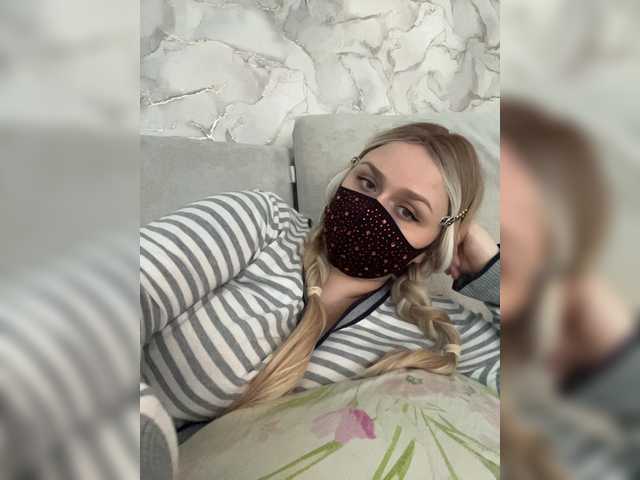 miminika-ice live cam on BongaCams