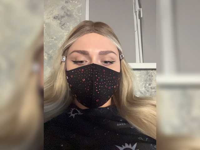 miminika-ice live cam on BongaCams