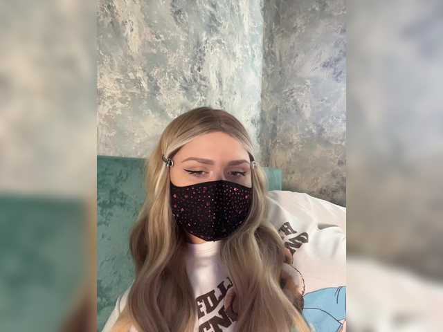 miminika-ice live cam on BongaCams